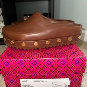 Gently worn with a few scuffs. Nothing new polish can’t fix! Great quality shoe.